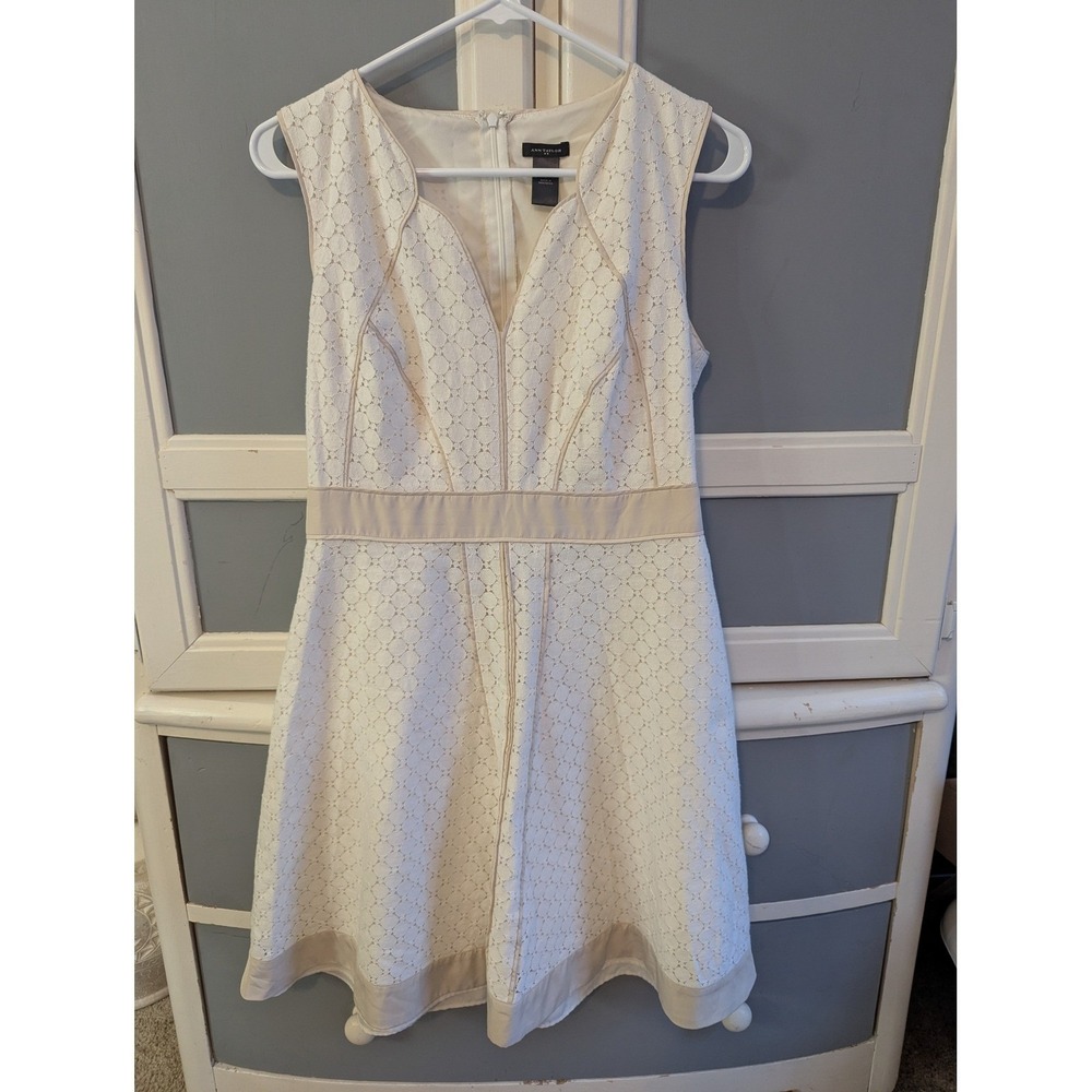Ann Taylor White Eyelet Lace V-Neck Fit and‎ Flare Dress Tan Trim Size 4